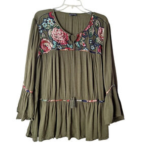 Hannah Floral Embroidered Peasant Top Green 1X